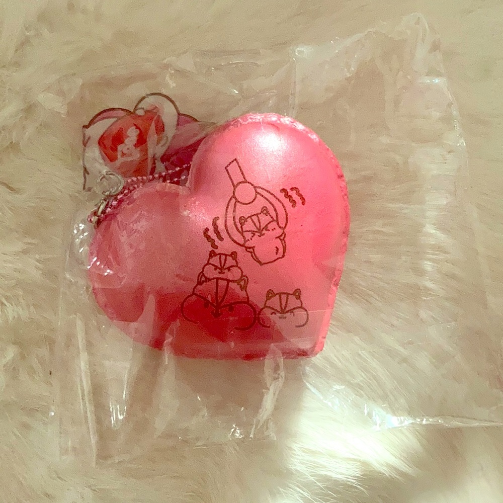 Poli red heart macaron
